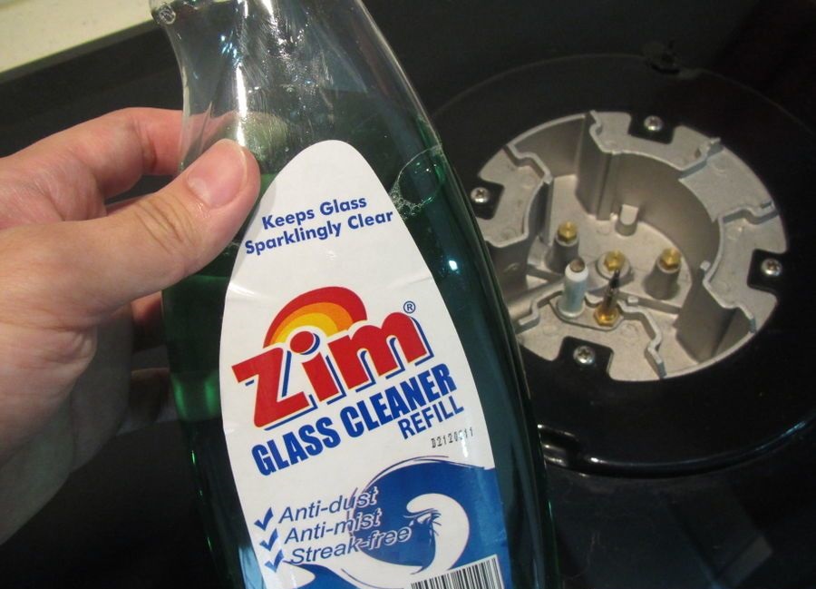 cach-tay-vet-ban-o-bep-gas.